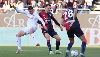 Cagliari vs Fiorentina (23:30 – 23/04) | Xem lại trận đấu